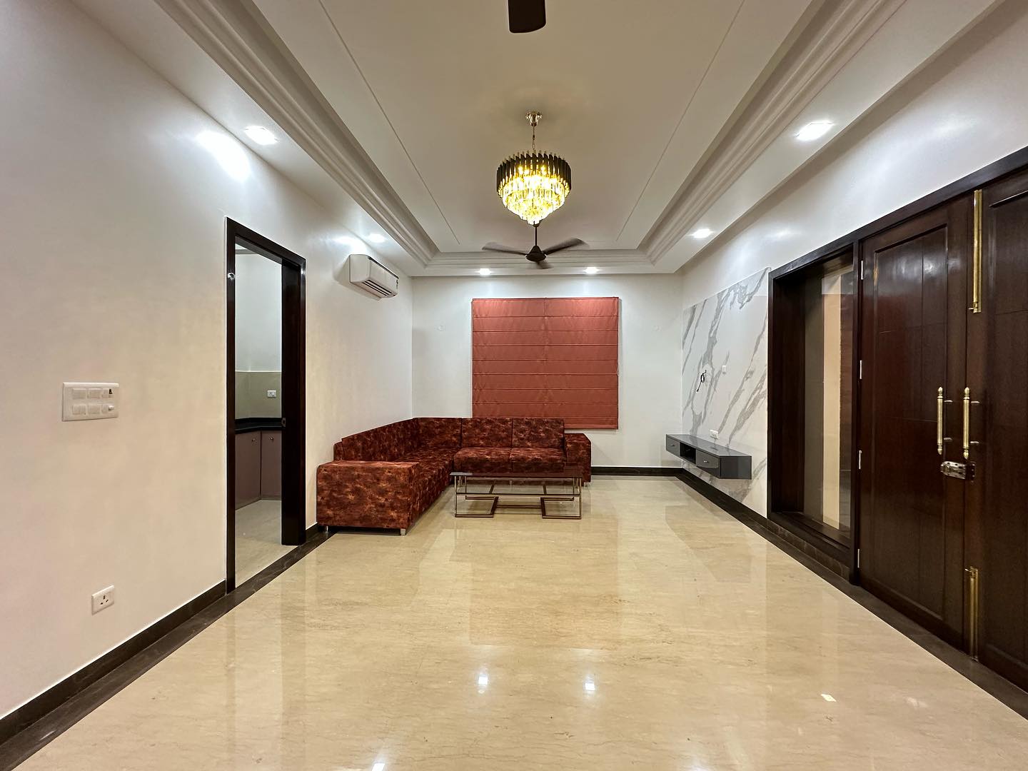 Low Budget Living Room Design with Modern Decor and Marble Accent